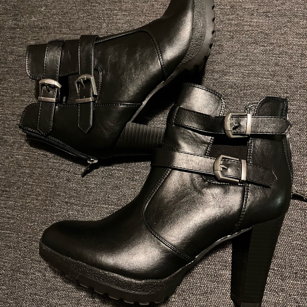 Women’s Black High Heel Platform Booties.       Size 10. Used -Worn Once.